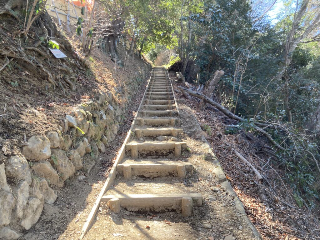 １号路へと続く最後の階段